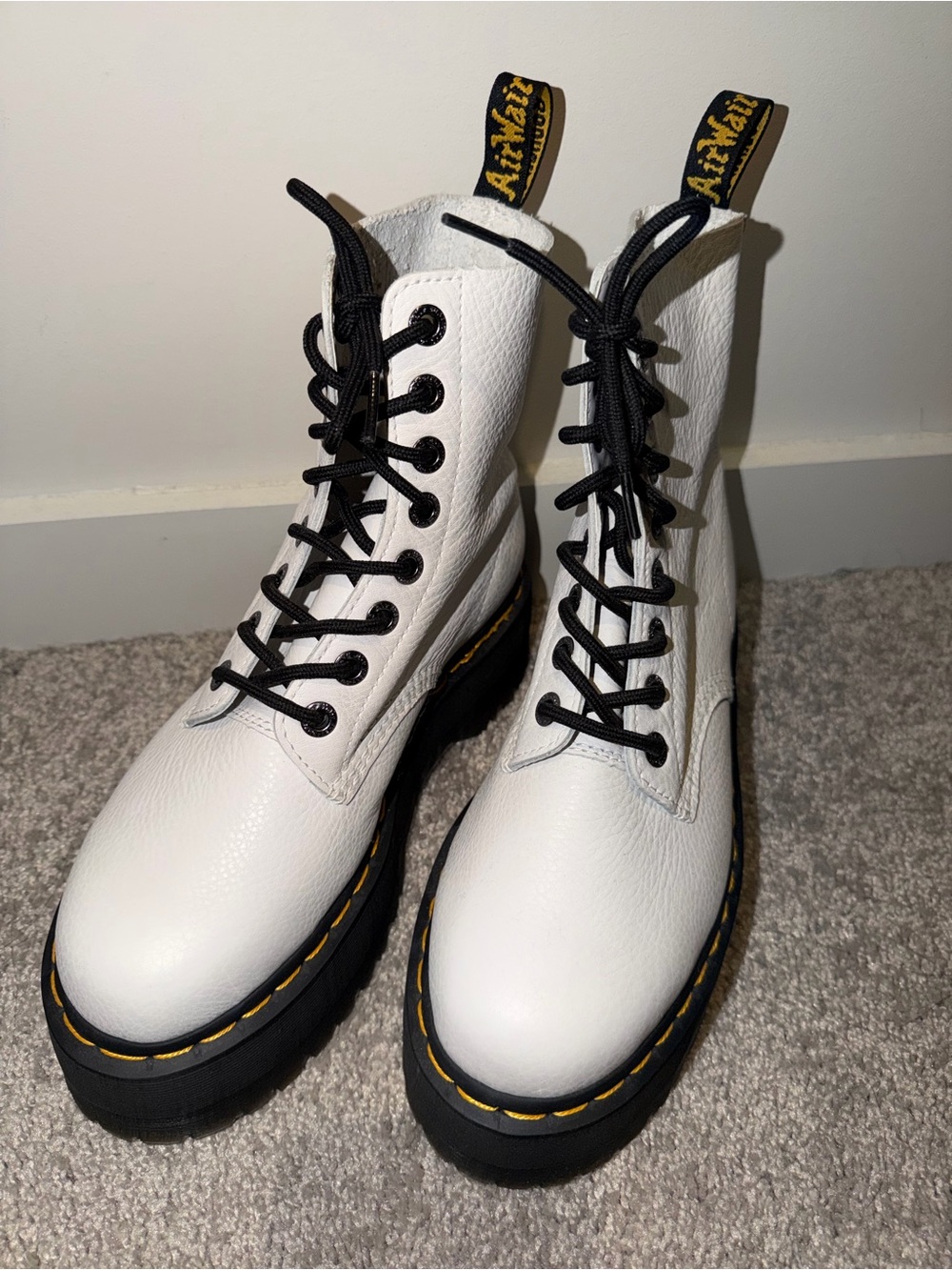 *NWOT* DR MARTENS “1460 PASCAL MAX” Platform Boots in WHITE, Size: 9